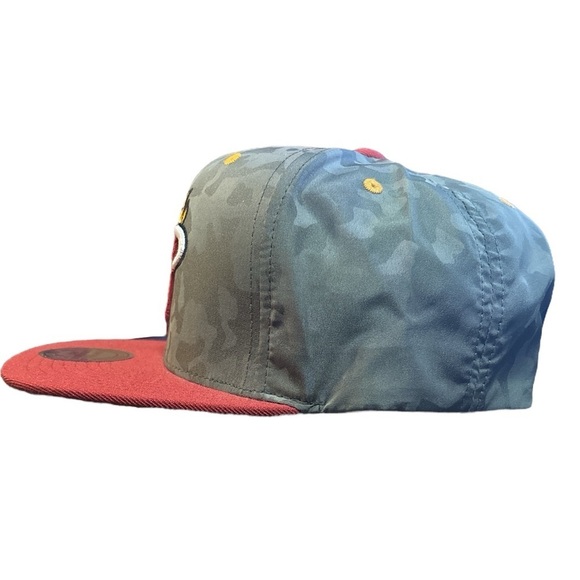 Mitchell and Ness‎ Miami Heat SnapBack Camo Red and White - Picture 2 of 6